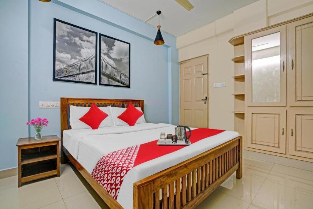 Ruby Hotel Apartments Kochi Bagian luar foto